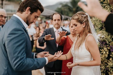 bettina e namorado - Aos 19 anos, filha de Alessandra Negrini e Otto posa 